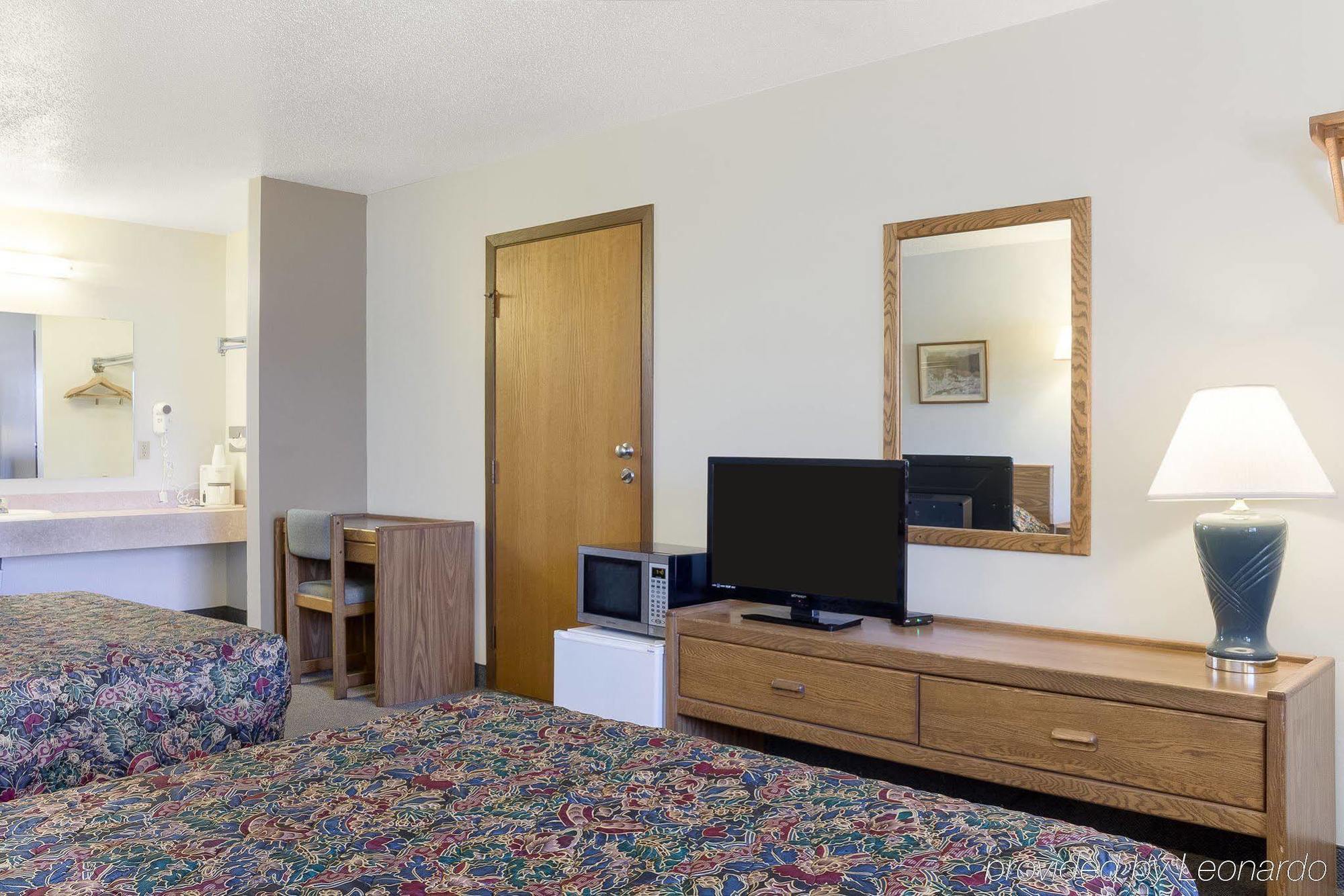 Rodeway Inn Pine River Exterior photo