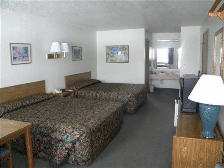 Rodeway Inn Pine River Exterior photo